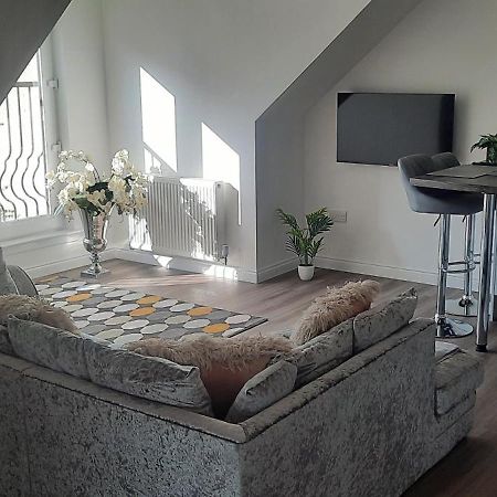 Lanarkshire Apartment- Views- Sleeps 4- Balcony Larkhall  Luaran gambar