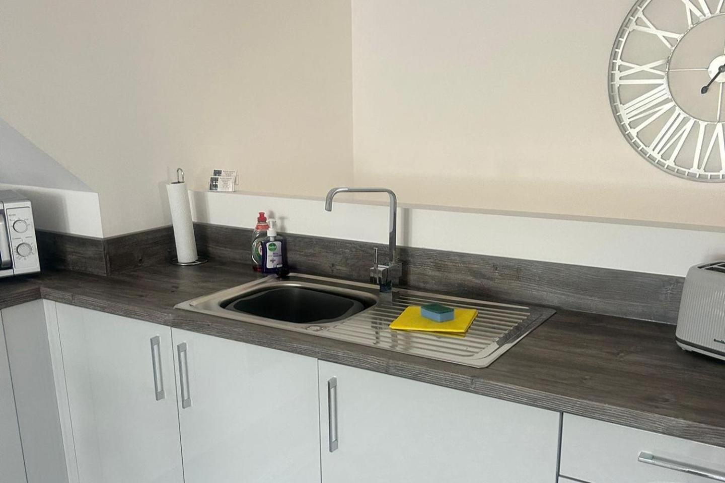 Lanarkshire Apartment- Views- Sleeps 4- Balcony Larkhall  Luaran gambar