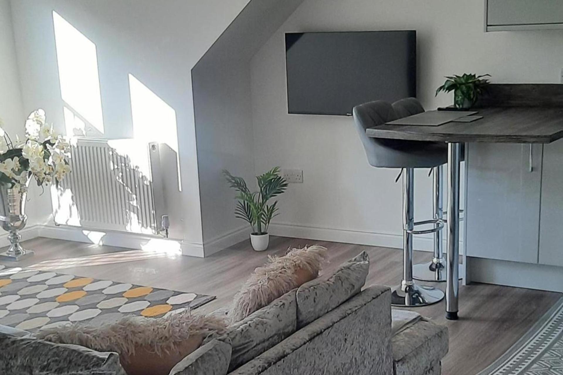Lanarkshire Apartment- Views- Sleeps 4- Balcony Larkhall  Luaran gambar